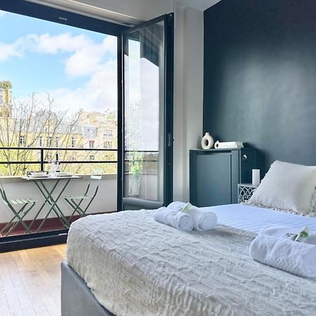 Stylish Apartment With A Balcony In ปารีส ภายนอก รูปภาพ