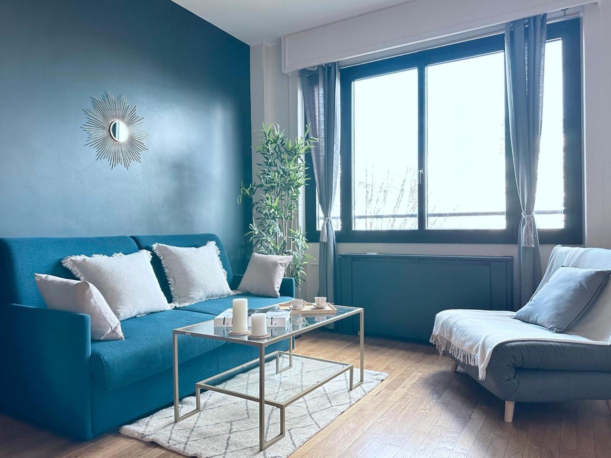 Stylish Apartment With A Balcony In ปารีส ภายนอก รูปภาพ