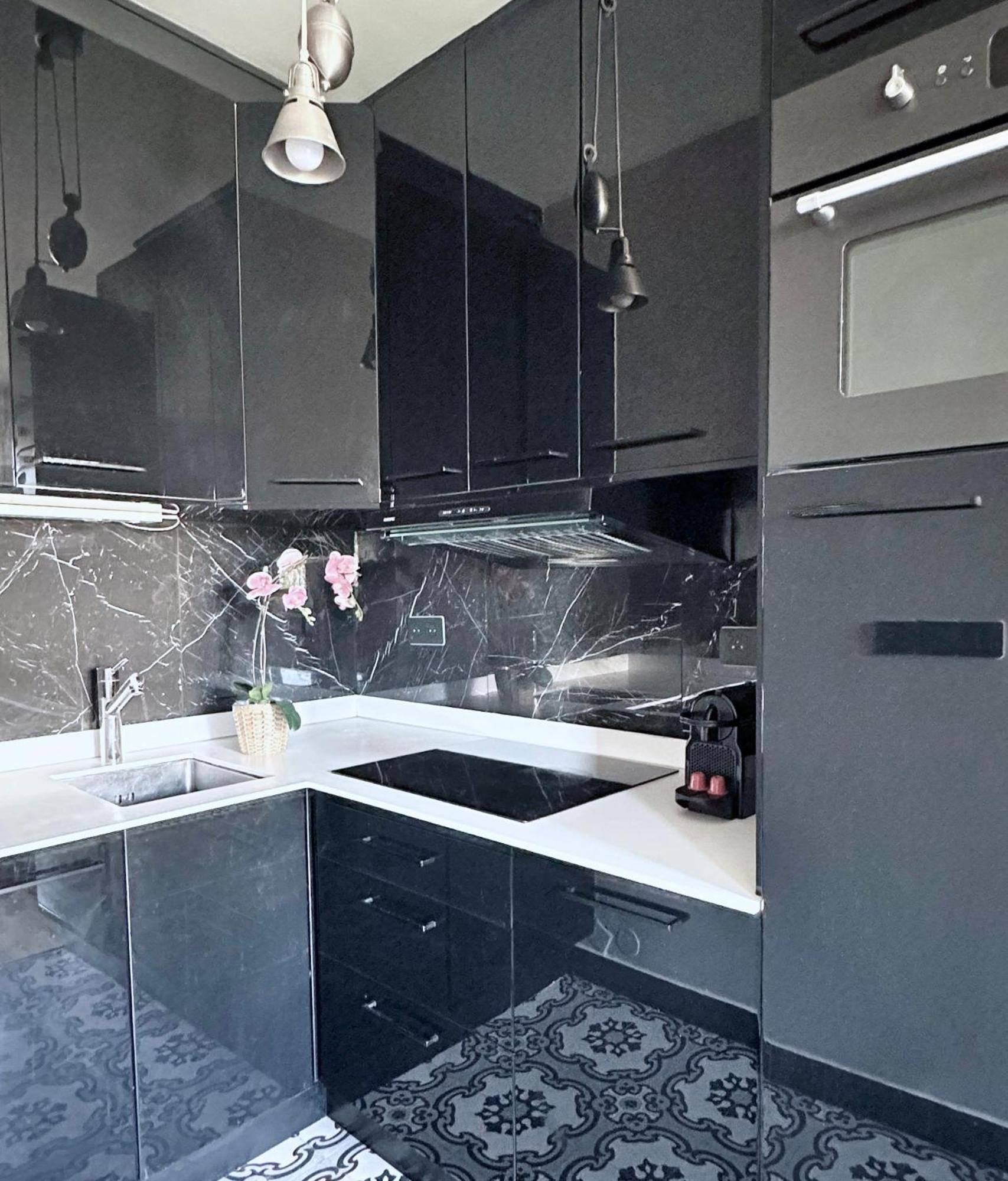 Stylish Apartment With A Balcony In ปารีส ภายนอก รูปภาพ