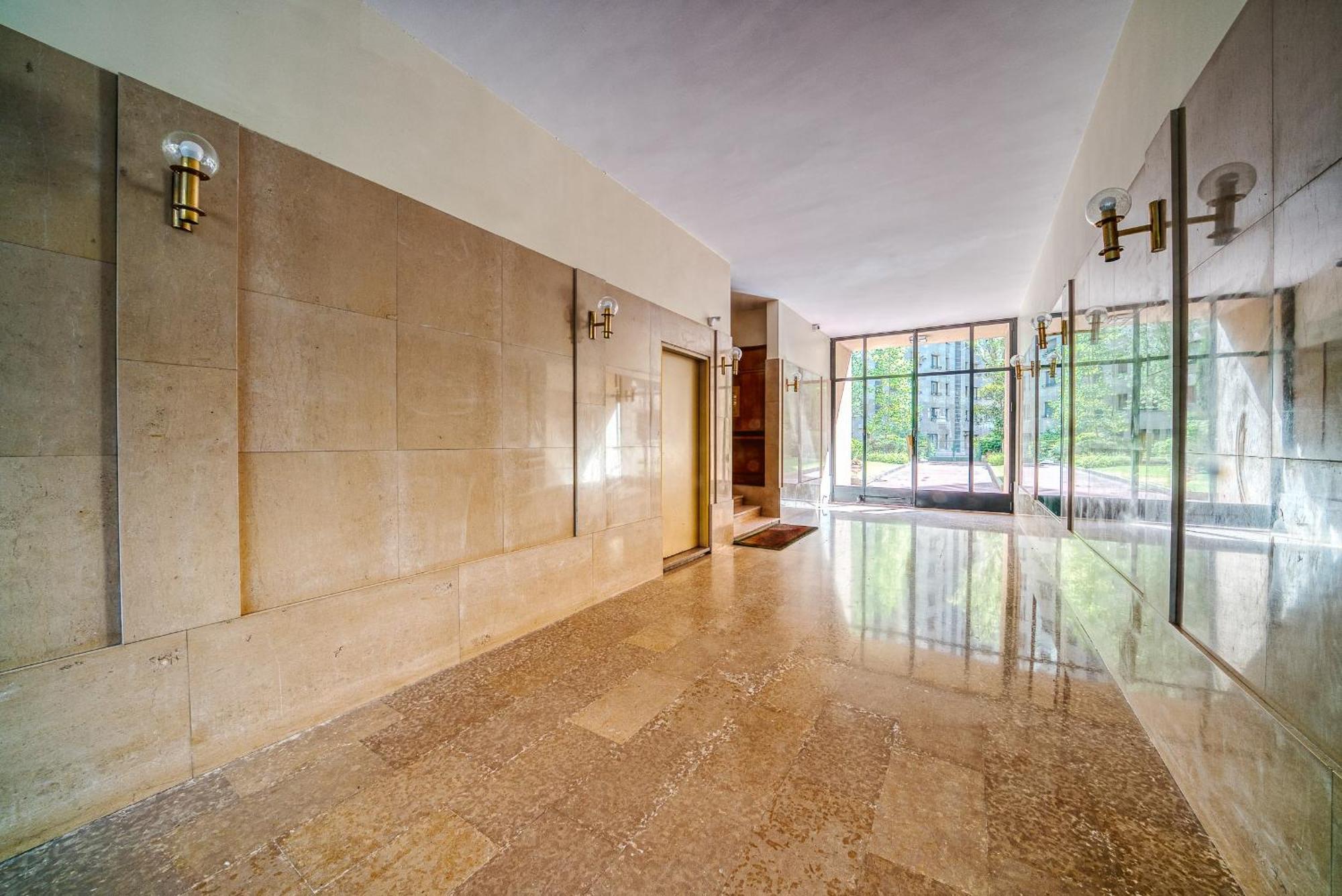 Stylish Apartment With A Balcony In ปารีส ภายนอก รูปภาพ