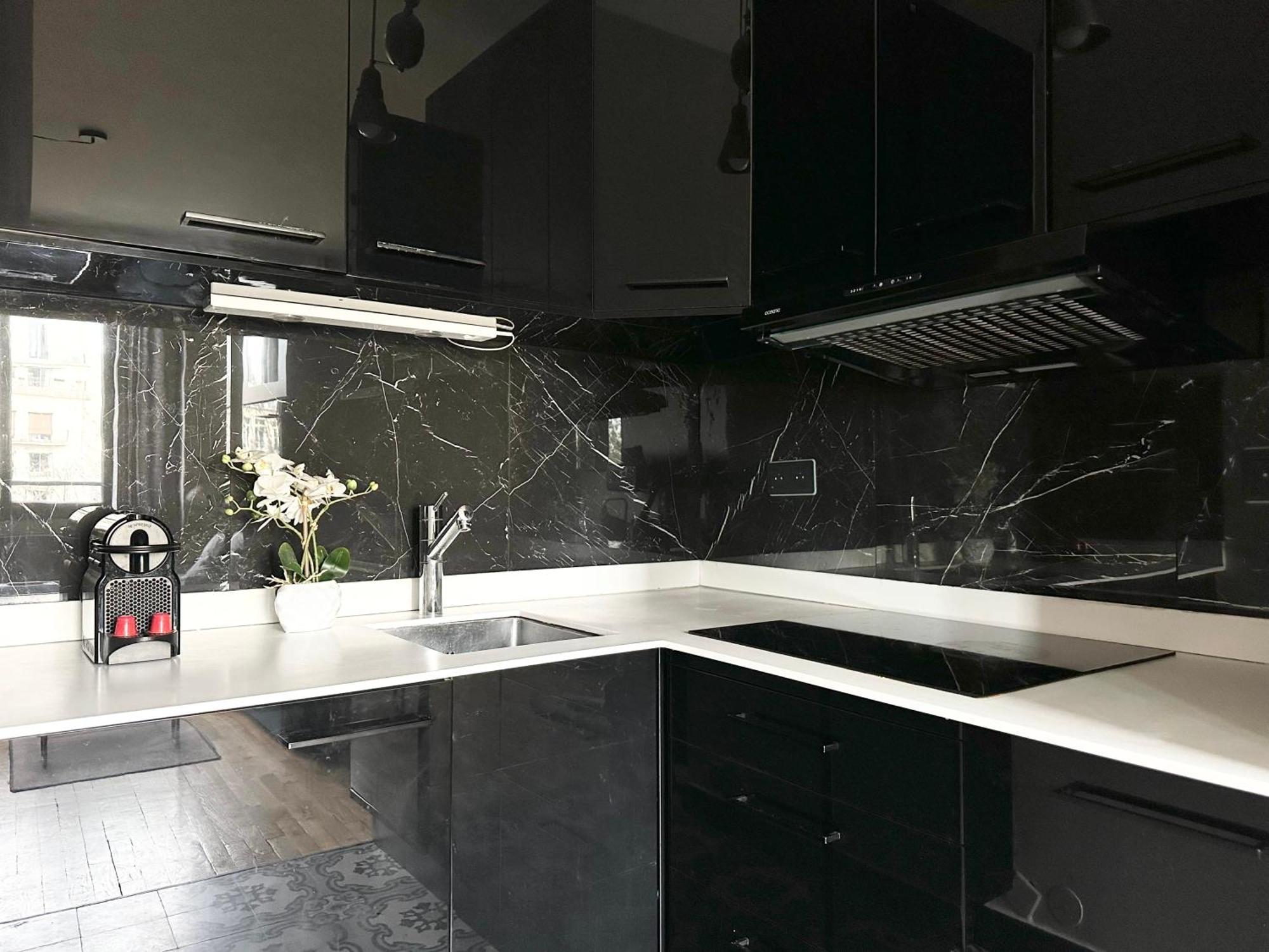 Stylish Apartment With A Balcony In ปารีส ภายนอก รูปภาพ