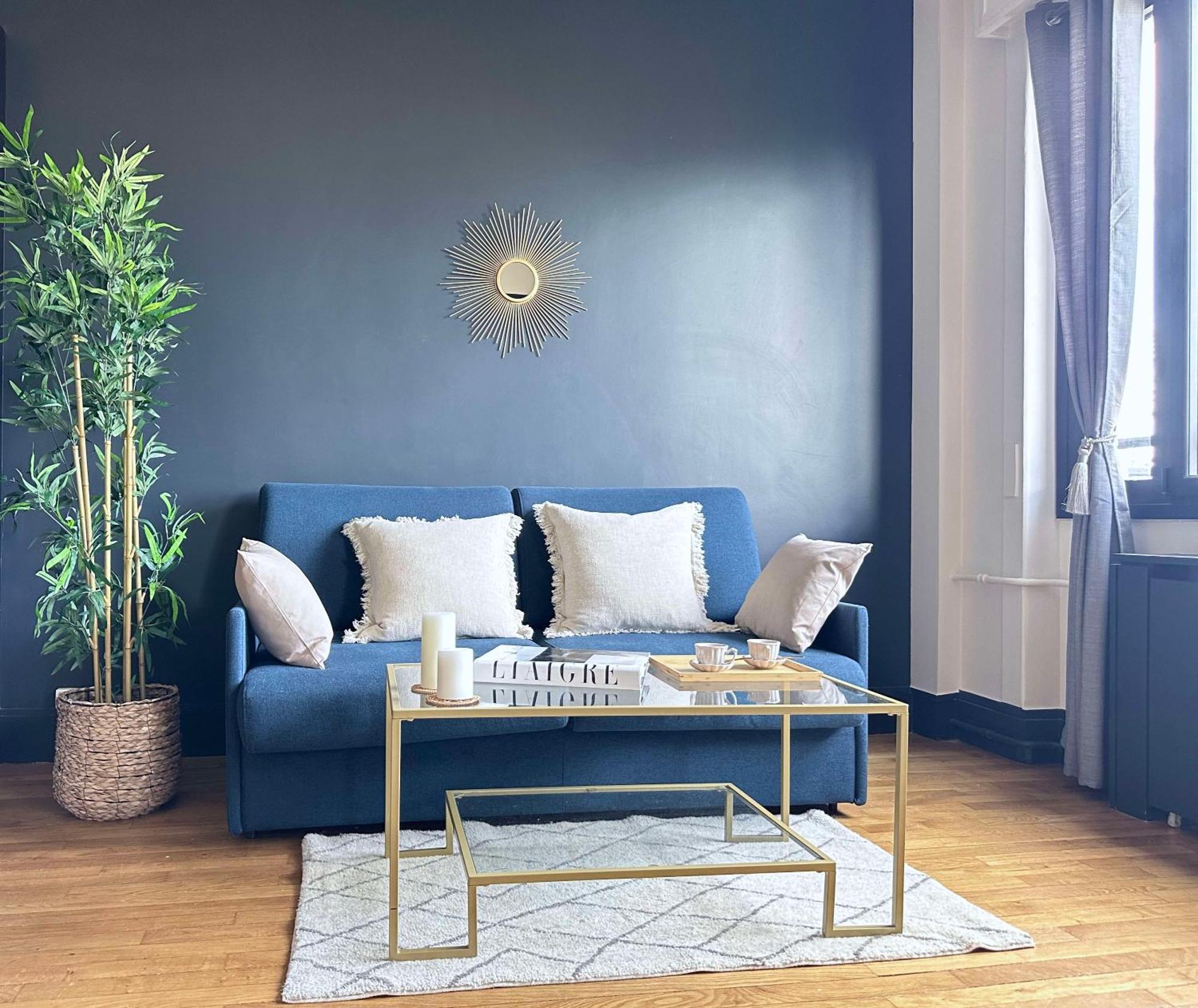 Stylish Apartment With A Balcony In ปารีส ภายนอก รูปภาพ